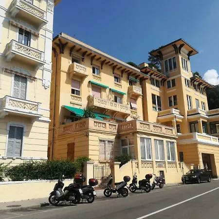 Il Faro Dei Poeti
