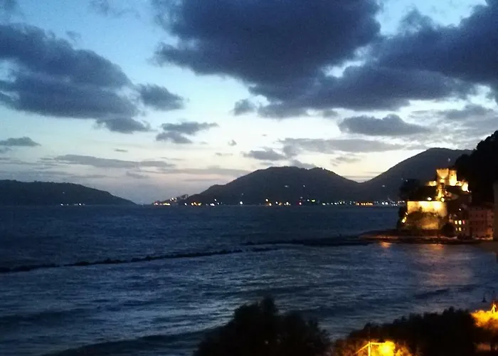 Il Faro Dei Poeti 公寓 莱里奇