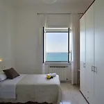 Il Faro Dei Poeti * Lerici