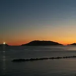Il Faro Dei Poeti Lerici